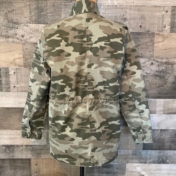 Universal Thread Camouflage Jacket - Picture 13 of 15